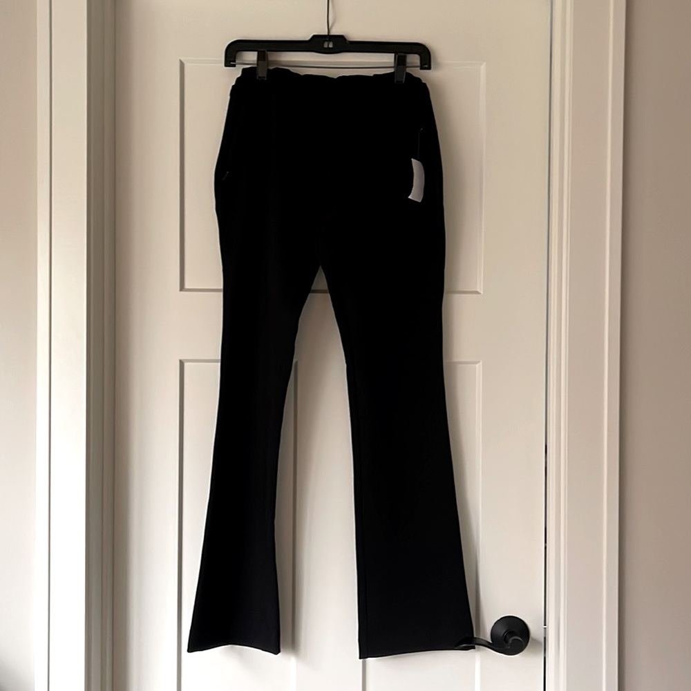 A PEA IN THE POD Maternity Ponte Pants NWT